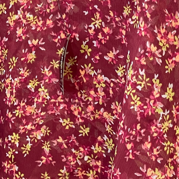 Express NWT Top $39.90 Spaghetti Strap Floral Layered Flowers Small Petite - Picture 7 of 7